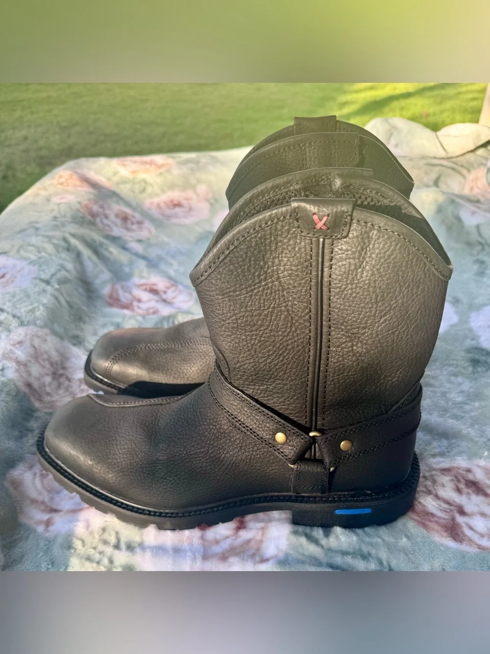 Twisted X durable black